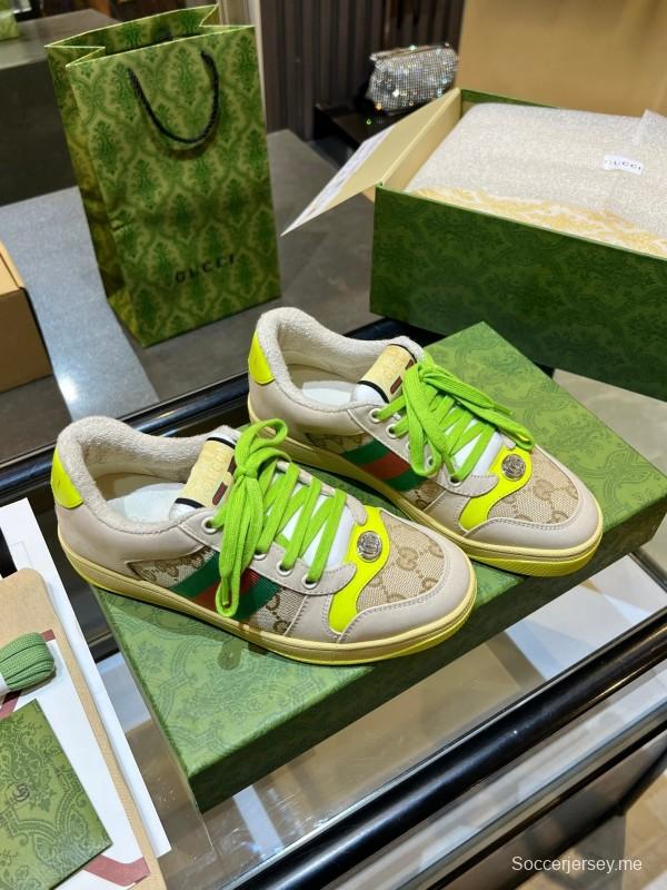 حذاء رياضي من غوتشي بتصميم ريترو 2025 بتصميم ريترو 2025 مع شعار GG المعدني - AS00270