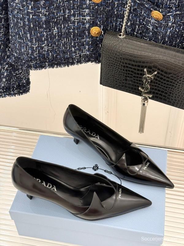 برادا 2025 برادا 2025 حذاء فردي بكعب مدبب من الأمام بكعب واحد - KFY00310