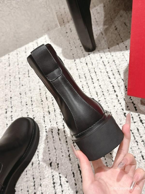 فالنتينو 2025 فالنتينو 2025 حذاء قصير معدني من العناصر المعدنية - LY00330