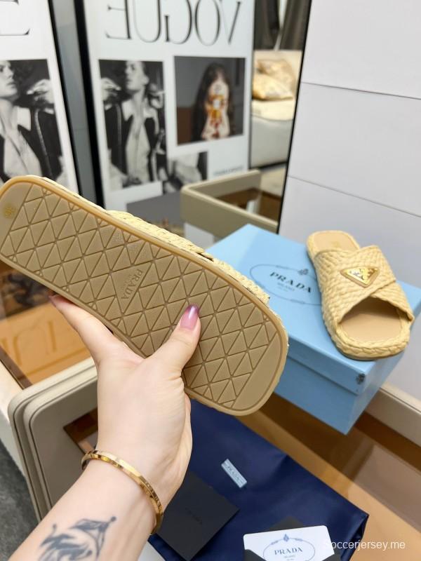 صندل صليب منسوج يدويًا من الرافيا من برادا 2025SS - KFY00260