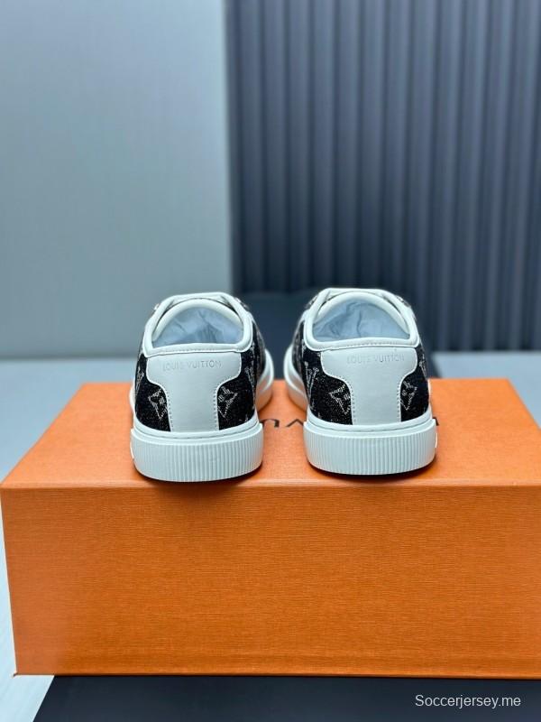 حذاء رياضي أبيض كاجوال بطبعة حيوان من سلسلة تايم أوت من لويس فويتون - AS00260