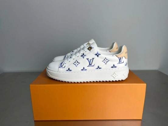 لويس فويتون تايم آوت من مجموعة Cherry Blossom Collection جلد بمقدمة مستديرة ومسطحة ومنخفضة القمة للنساء - YC