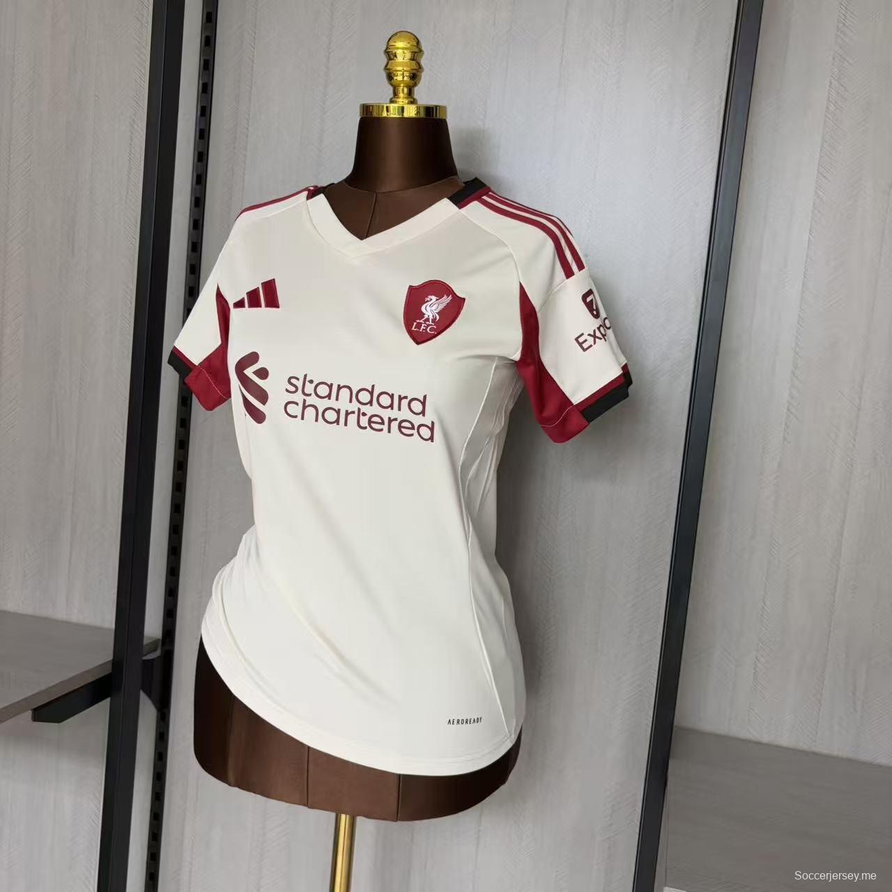 25/26 قميص ليفربول للسيدات خارج الملعب