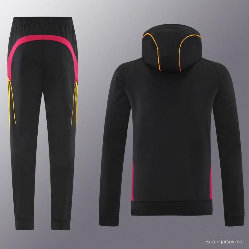 26/27 رومان: طقم رياضي أسود بغطاء للرأس وسحاب كامل + بنطال طويل