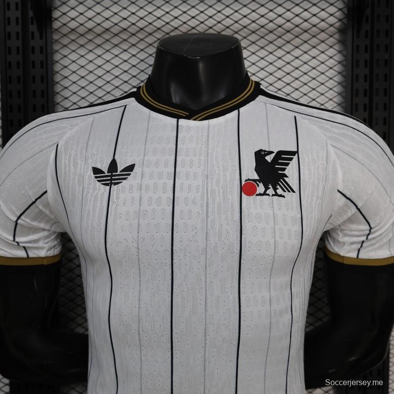 2026 نسخة اللاعبين اليابان قميص أبيض مع خطوط سوداء رفيعة