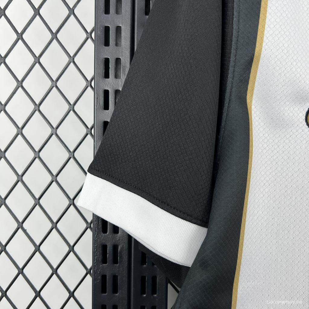 قميص أتلتيكو مينيرو للعب على أرضه لموسم 2026/27