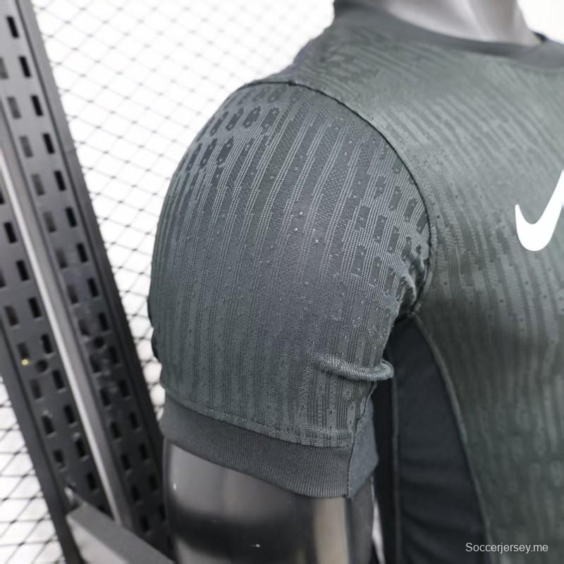 قميص فريق فاسكو دا جاما للموسم 2026/2027 (الملعب) باللون الأسود مع شريط مائل أبيض