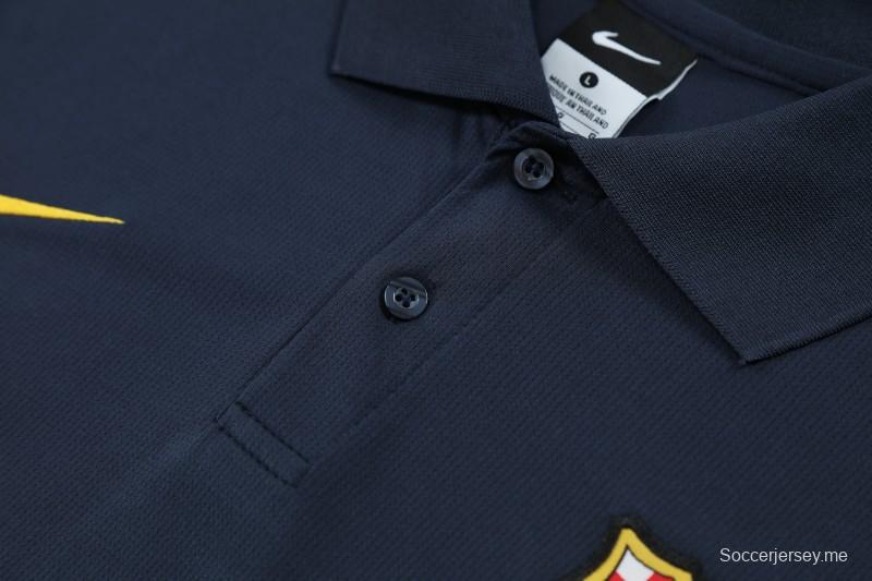 26/27  طقم رياضي من برشلونة يتألف من قميص بولو أزرق داكن + بنطال طويل