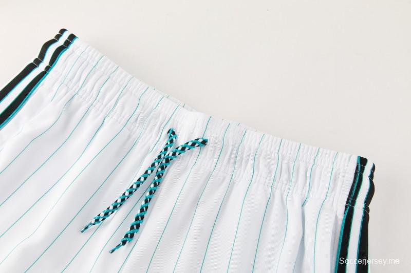 26/27  قميص ليفربول أبيض بأكمام قصيرة + شورت كرة قدم