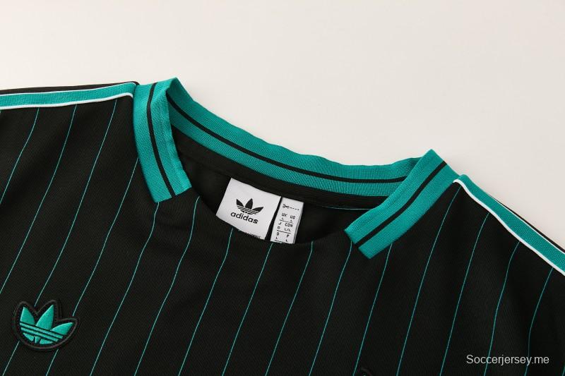 26/27  ليفربول  قميص أسود بأكمام قصيرة + شورت كرة قدم