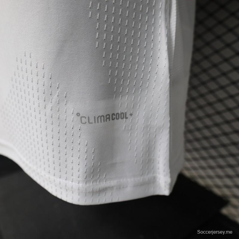 قميص ريال مدريد للاعبين، إصدار 26/27، باللون الأبيض بالكامل، بمناسبة الذكرى الـ125