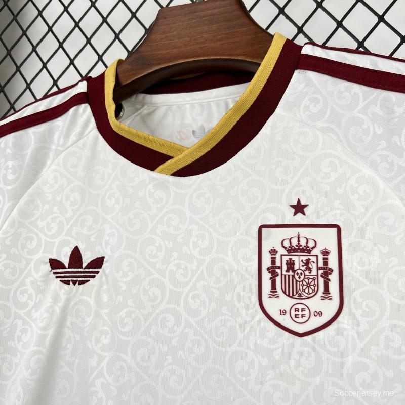 الزي الخارجي لمنتخب إسبانيا للأطفال في كأس العالم 2026