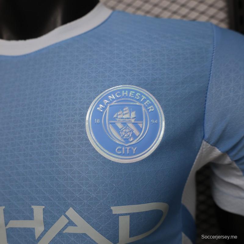 قميص مانشستر سيتي الأزرق السماوي مع شريط جانبي أبيض (نسخة اللاعبين) - قميص المباريات على أرض الفريق
