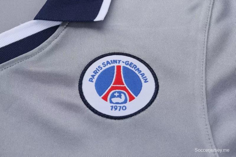 قميص باريس سان جيرمان (PSG) للعب خارج أرضه من موسم 2000/2001