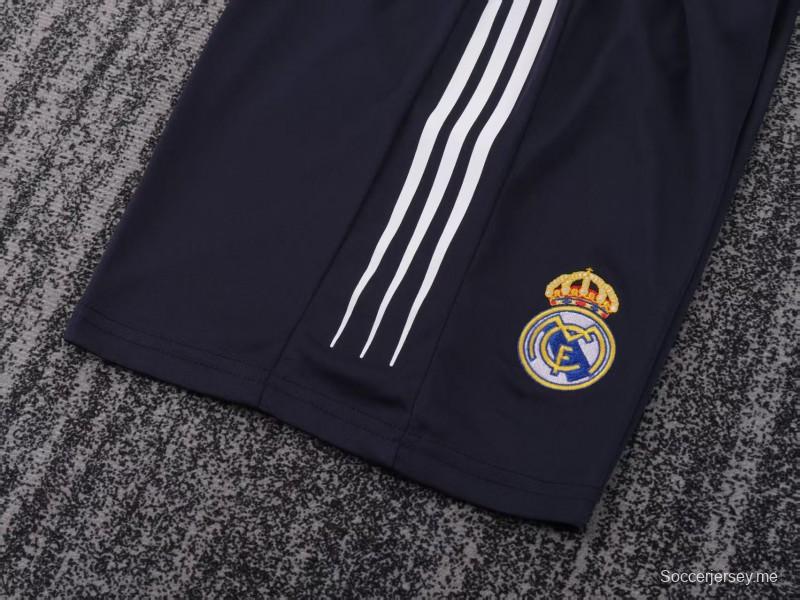 قميص ريال مدريد للعب خارج أرضه لموسم 2004/2005