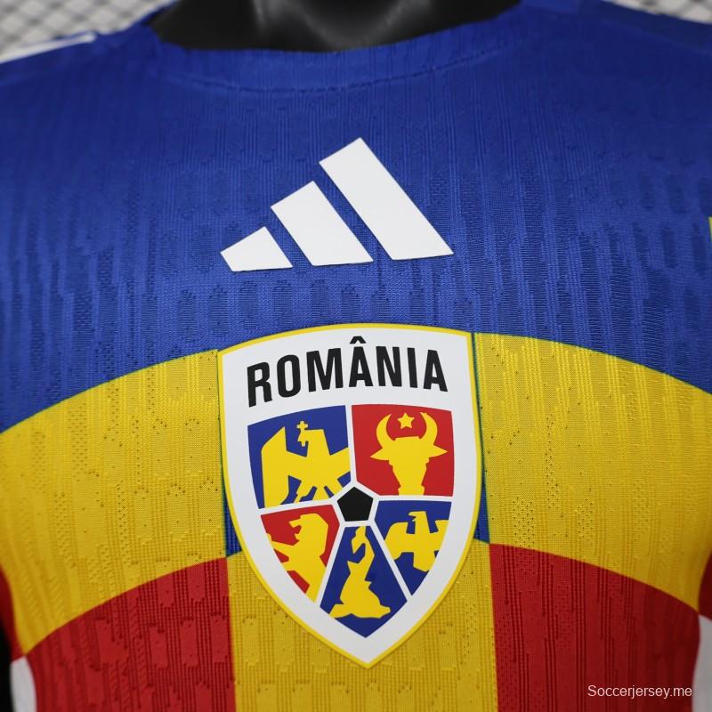 قميص اللاعب الإصدار 2026، الطبعة الخاصة لرومانيا، أبيض مع أزرق وأصفر وأحمر