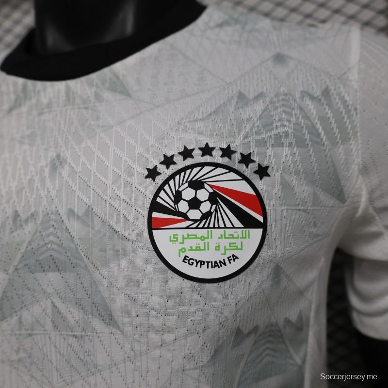 قميص اللاعب خارج الملعب، إصدار 2026، مصر، أبيض مع رمادي