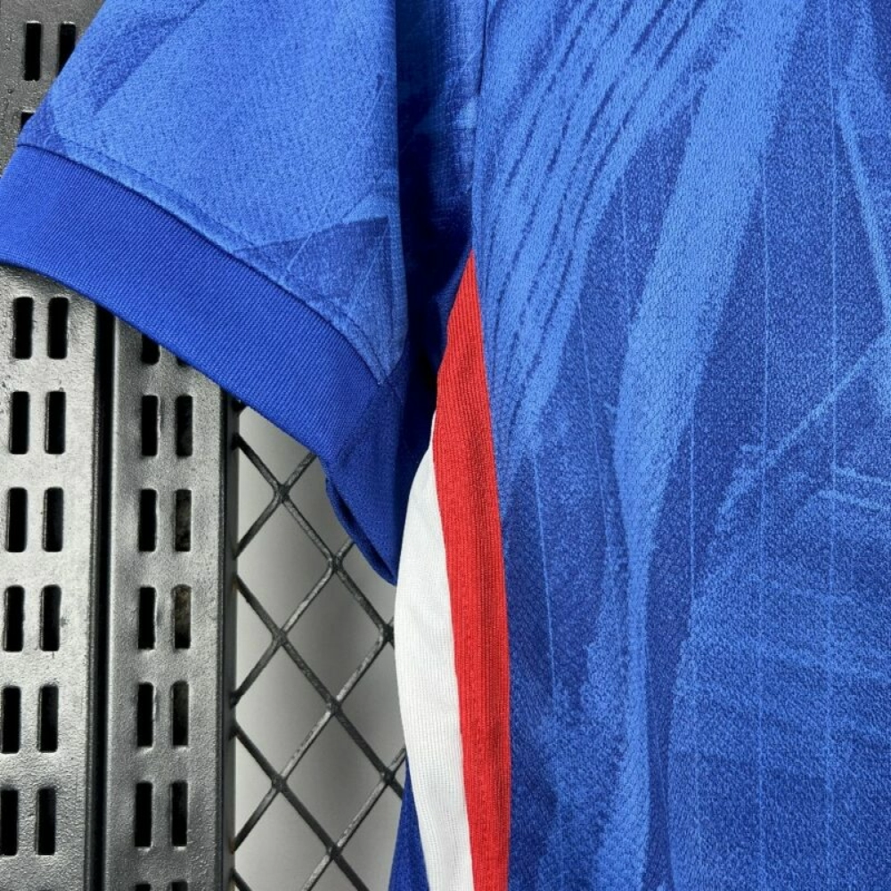 2025/26 قميص تشيلسي بمناسبة مرور 120 عاماً على تأسيسه