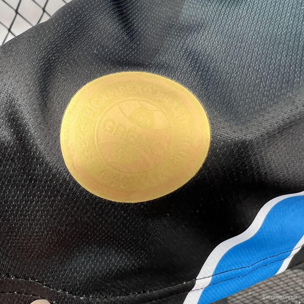 قميص جريمو الرجالي للمباريات على أرضه لموسم 2026/27