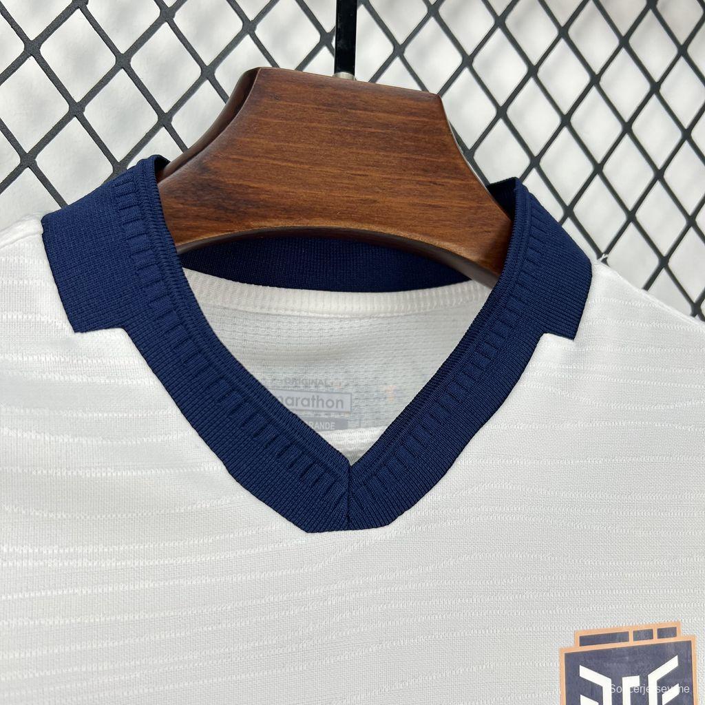 الزي الثالث لفريق إكوادور للأطفال في كأس العالم 2026