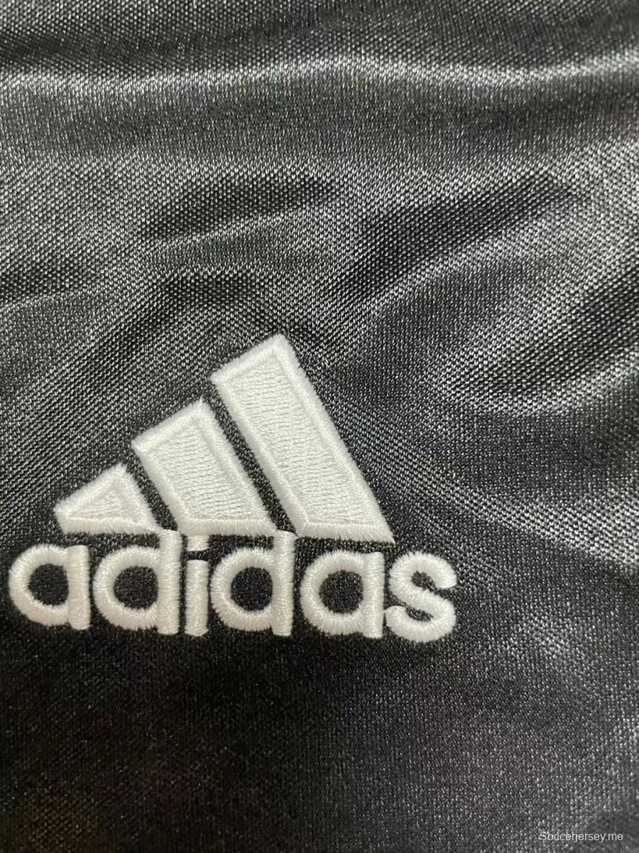 قميص ريترو 04/05 ريال مدريد الثالث بأكمام طويلة أسود اللون
