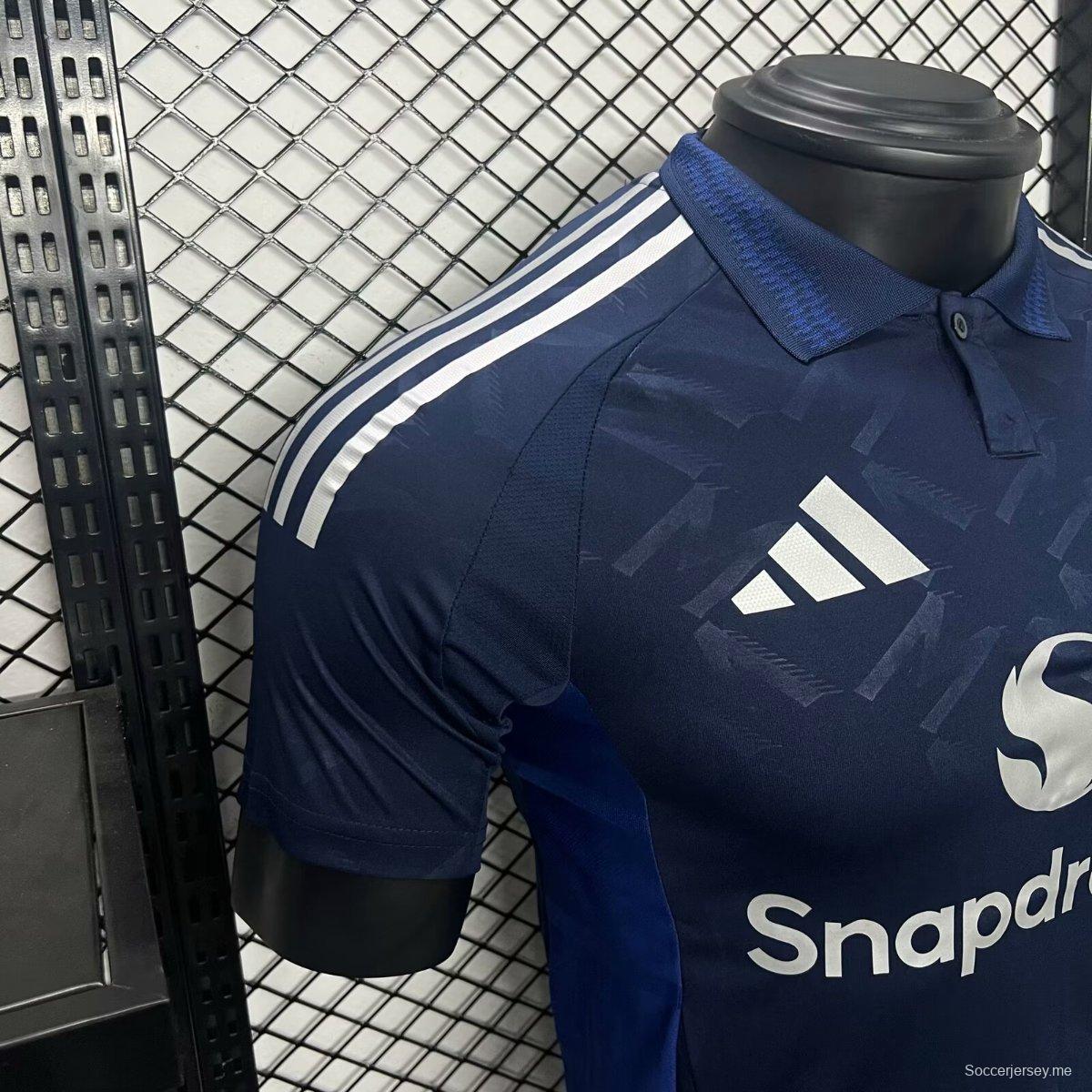 إصدار اللاعب 24/25 قميص مانشستر يونايتد خارجي باللون الكحلي 24/25
