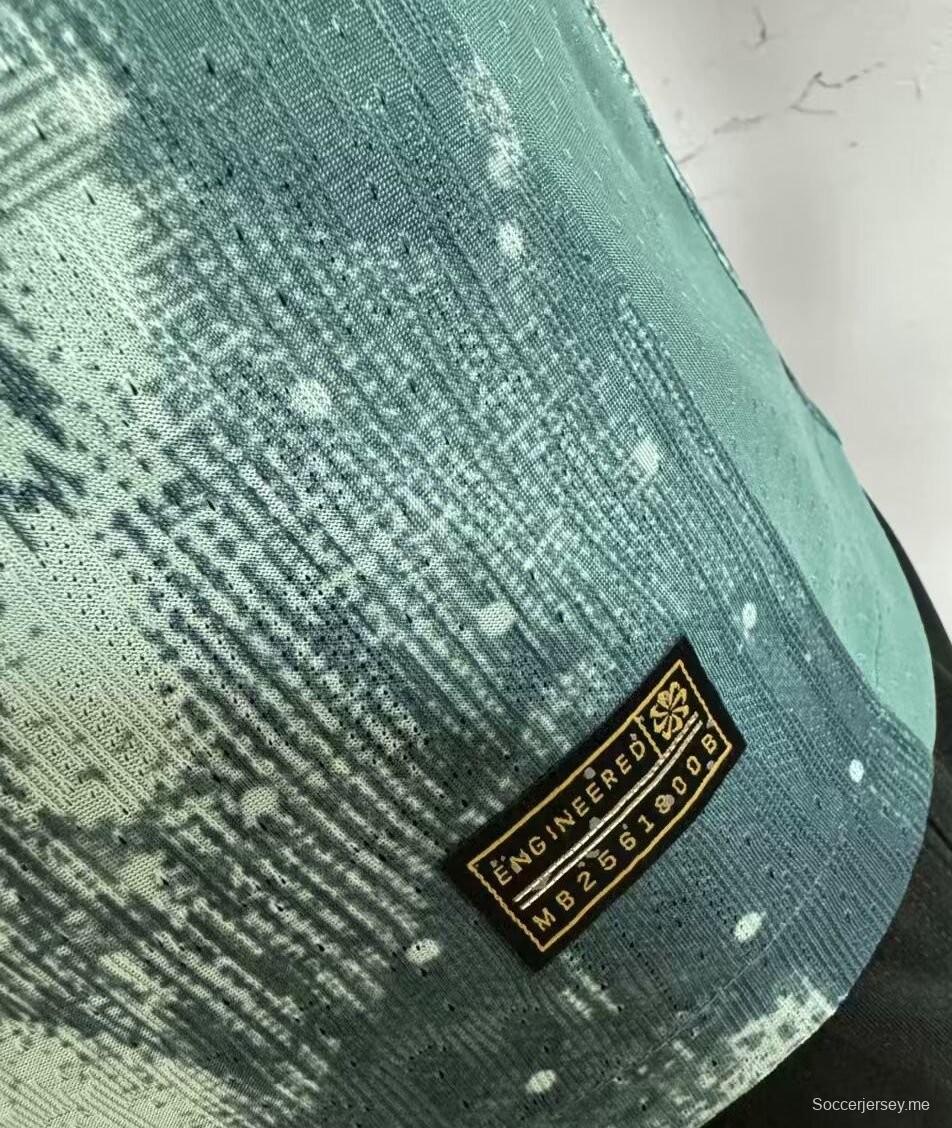 إصدار اللاعب 24/25 القميص الثالث لتوتنهام هوتسبير 24/25
