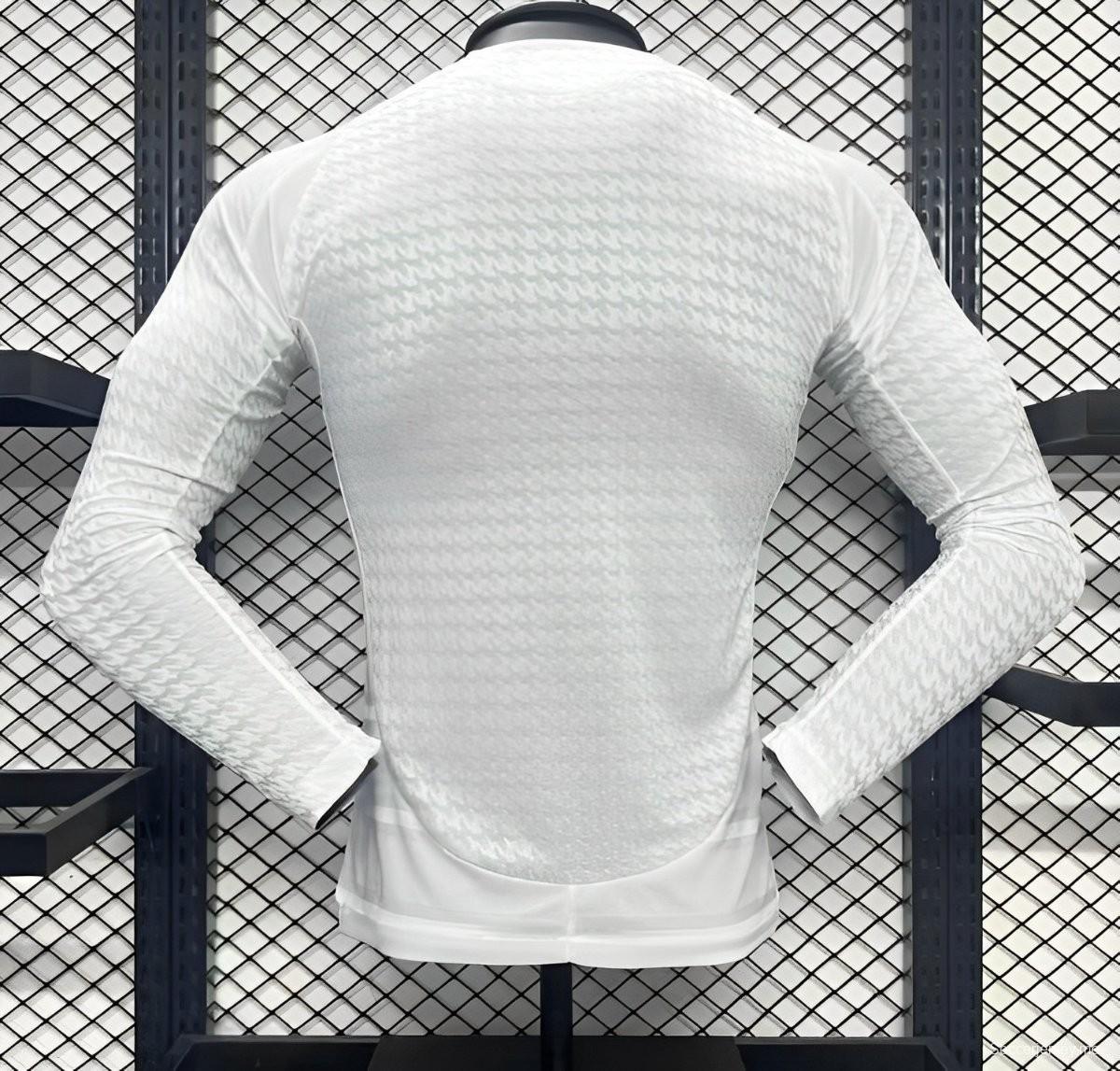 نسخة اللاعب 24/25 قميص بأكمام طويلة الأكمام لريال مدريد 24/25
