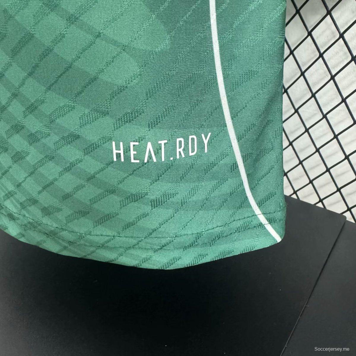 نسخة اللاعب 2025 قميص المكسيك الأخضر بنقشة التنين الأخضر قبل المباراة