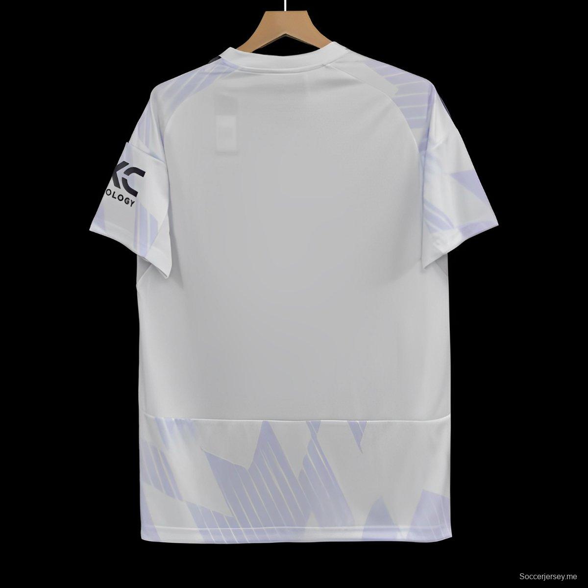 25/26 قميص مانشستر يونايتد خارج أرضه