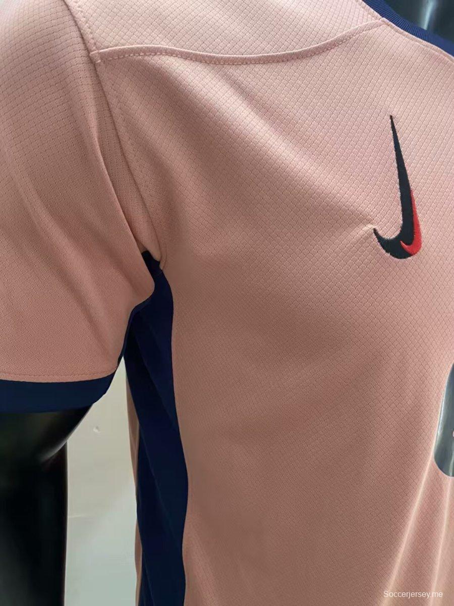 25/26 قميص نادي برشلونة وردي بحواف كحلية
