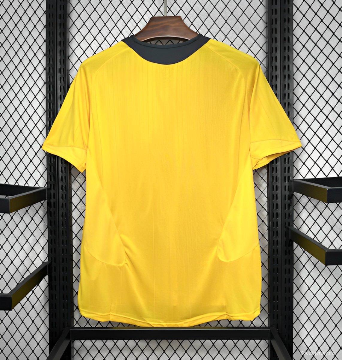 قميص قديم 05/06 لأرسنال ذهاباً وإياباً