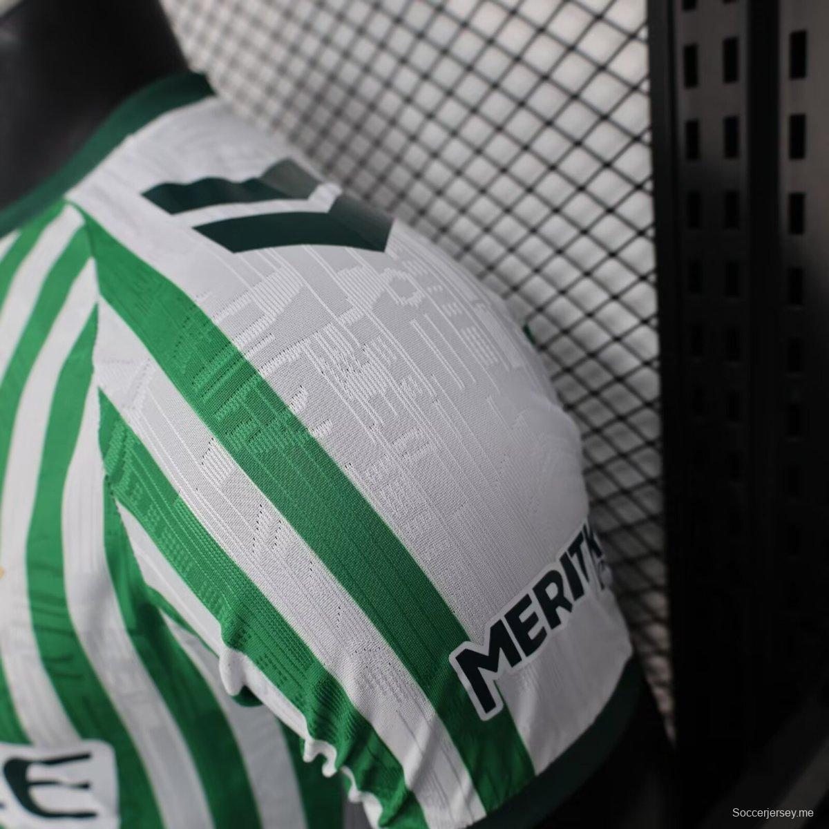 نسخة اللاعب 25/26 قميص ريال بيتيس 25/26 على أرضه