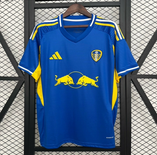 25/26 قميص ليدز يونايتد خارج الديار