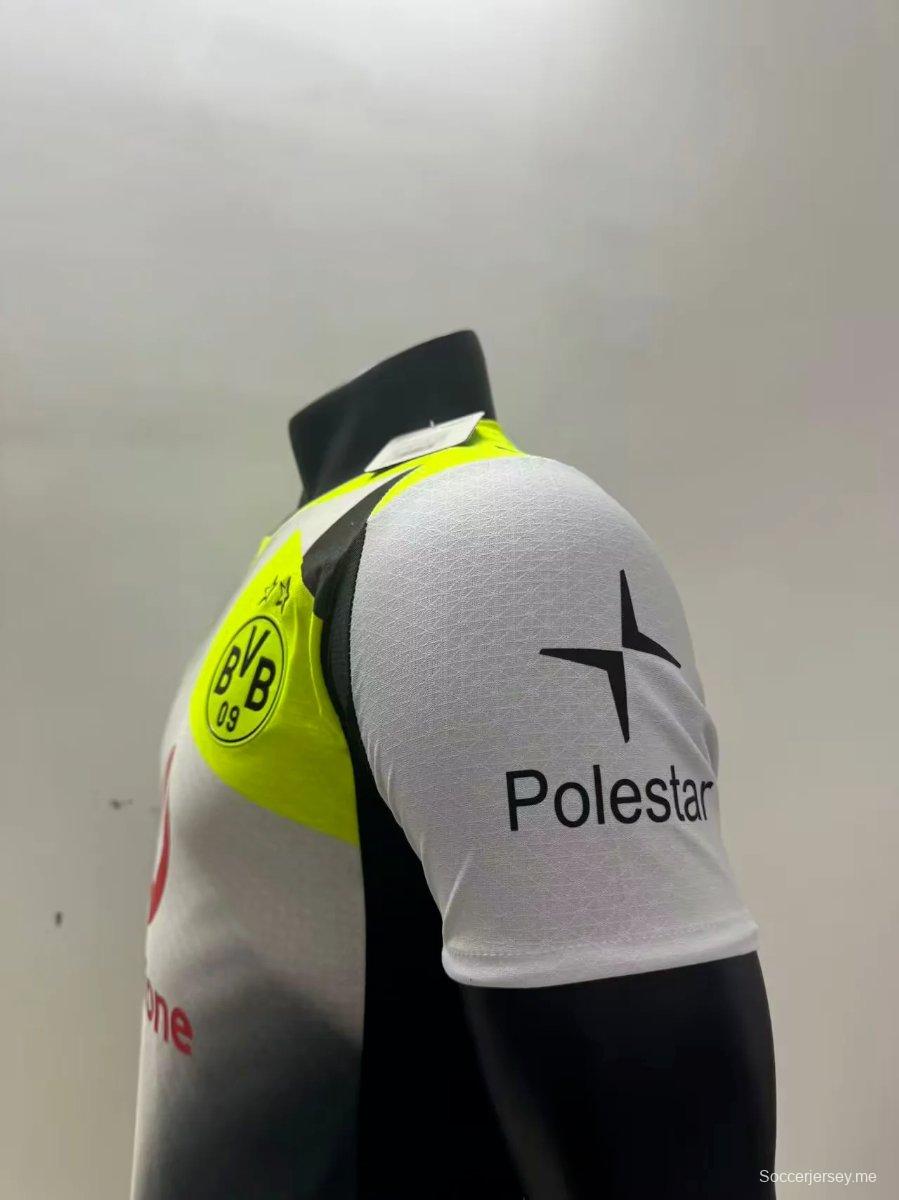 نسخة اللاعب 25/26 قميص بوروسيا دورتموند خارج ملعبه