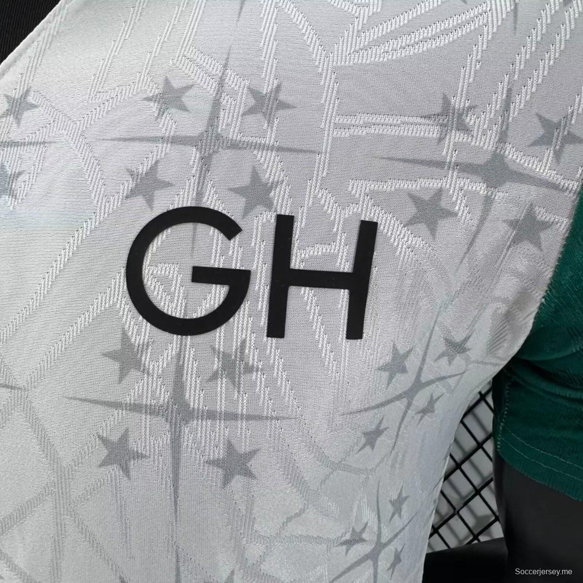 نسخة اللاعب 2026 قميص غانا أبيض بنجمة سوداء وأكمام حمراء وخضراء