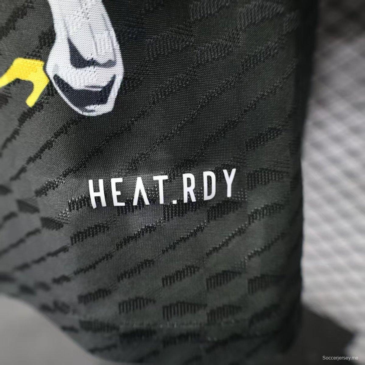 إصدار اللاعب 25/26 ريال مدريد × أفينجرز جرافيك قميص أسود اللون أسود اللون