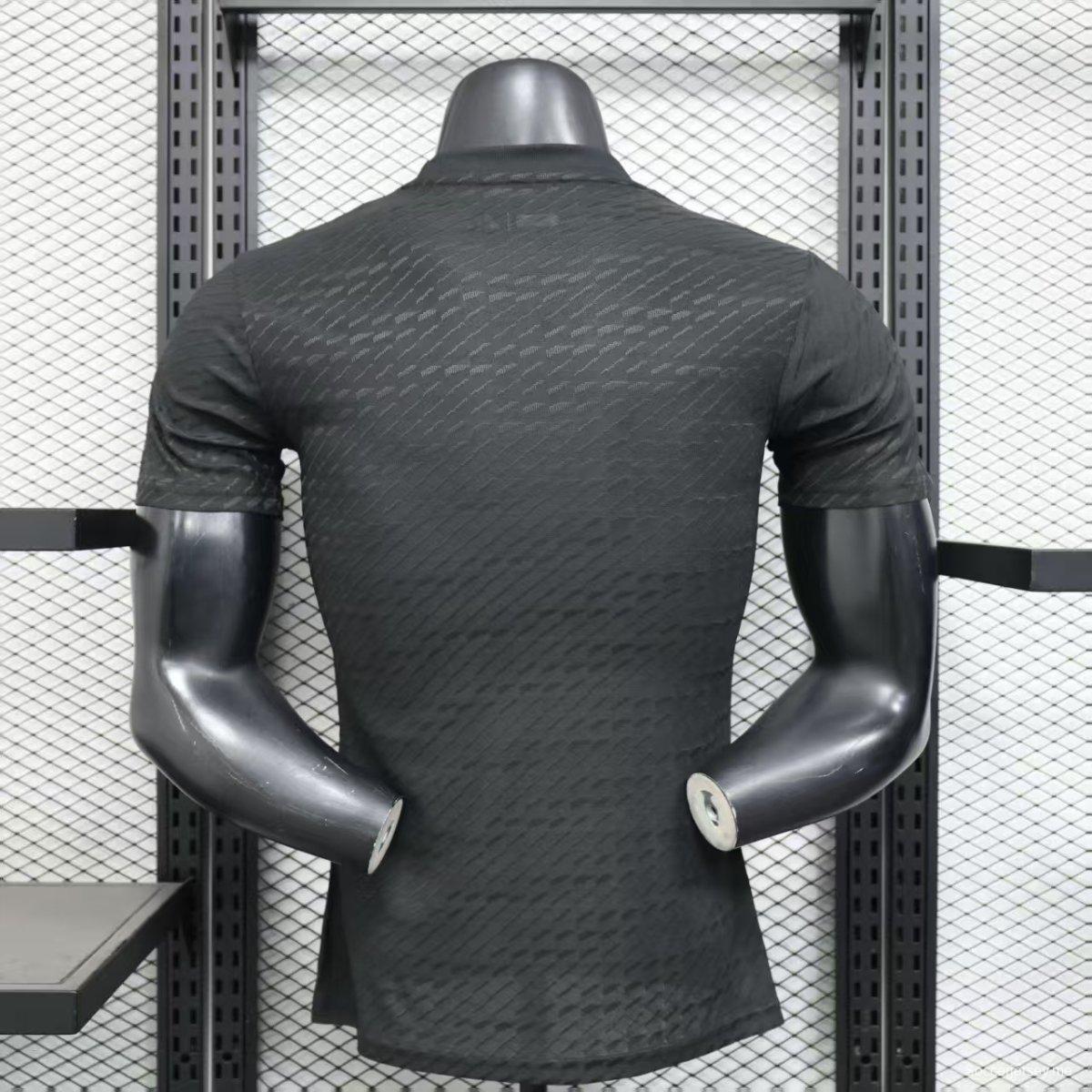 إصدار اللاعب 25/26 ريال مدريد × أفينجرز جرافيك قميص أسود اللون أسود اللون