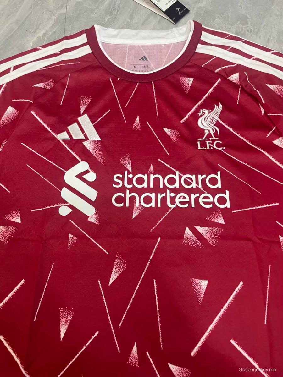 قميص ليفربول الرئيسي لموسم 2026/2027