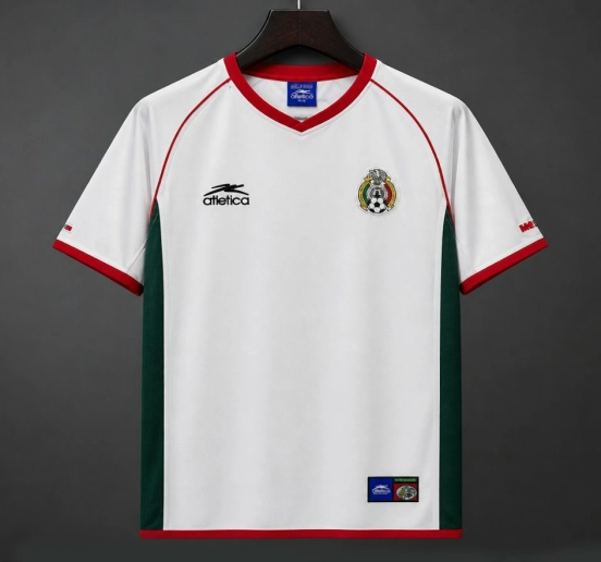 القميص الأبيض الاحتياطي لكأس العالم 2002 في المكسيك