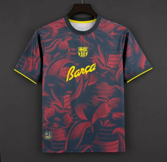 26/27 قميص برشلونة الخاص باللونين الأحمر والأزرق بنقشة "Barça"