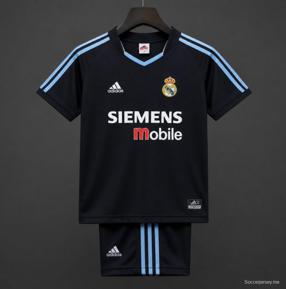 قميص ريال مدريد للعب خارج أرضه لموسم 2003/2004