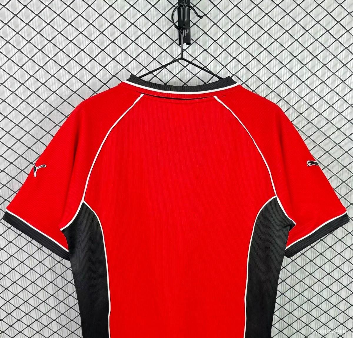 قميص إينتراخت فرانكفورت الرئيسي لموسم 1999/2000