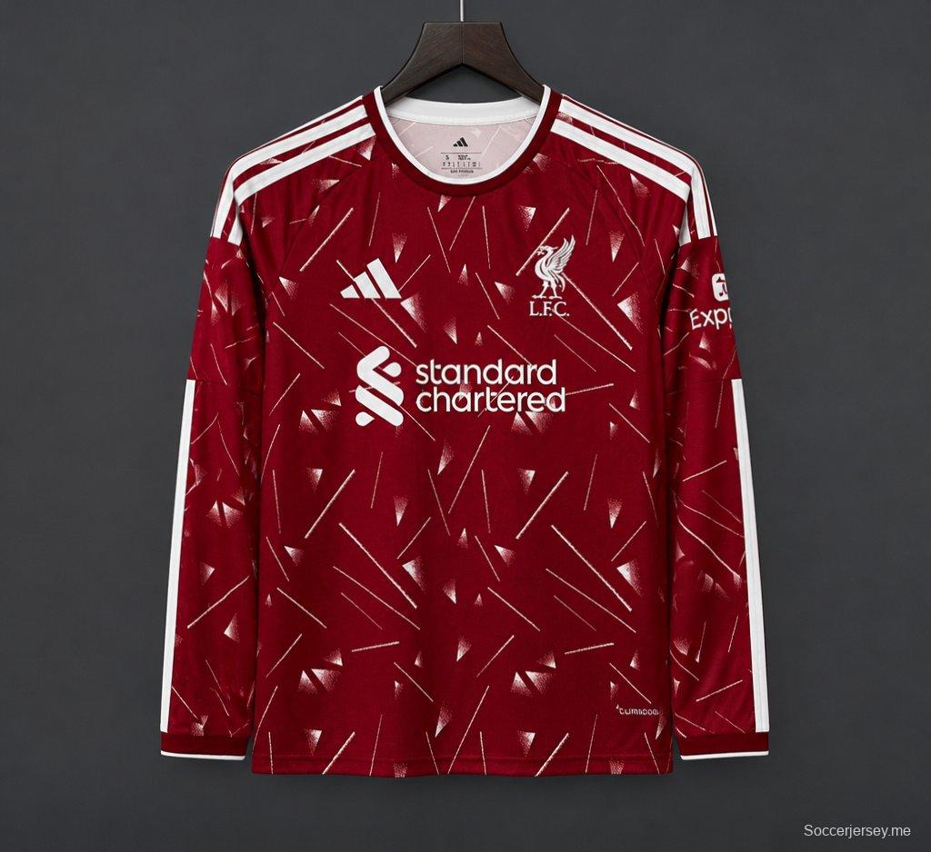 26/27 قميص ليفربول الأحمر ذو الأكمام الطويلة بنمط المثلث، قميص المباريات على أرض الفريق